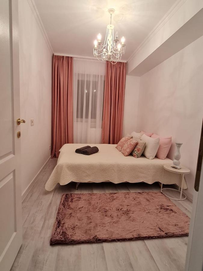 Apartament Larysse Oradea Exteriör bild