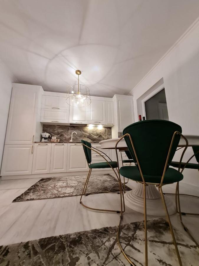 Apartament Larysse Oradea Exteriör bild