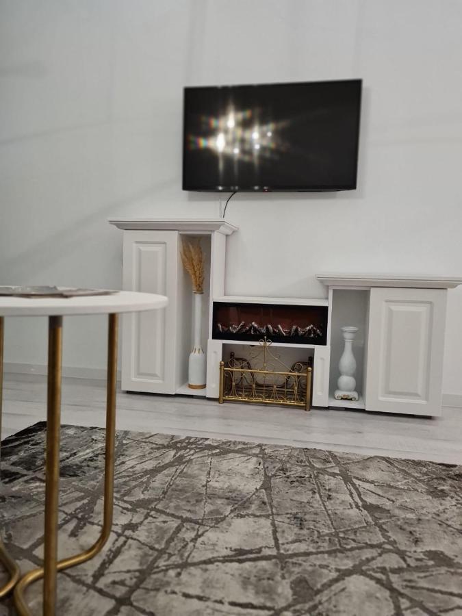 Apartament Larysse Oradea Exteriör bild