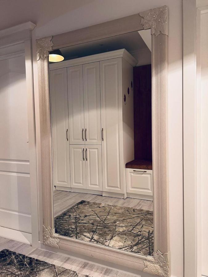 Apartament Larysse Oradea Exteriör bild